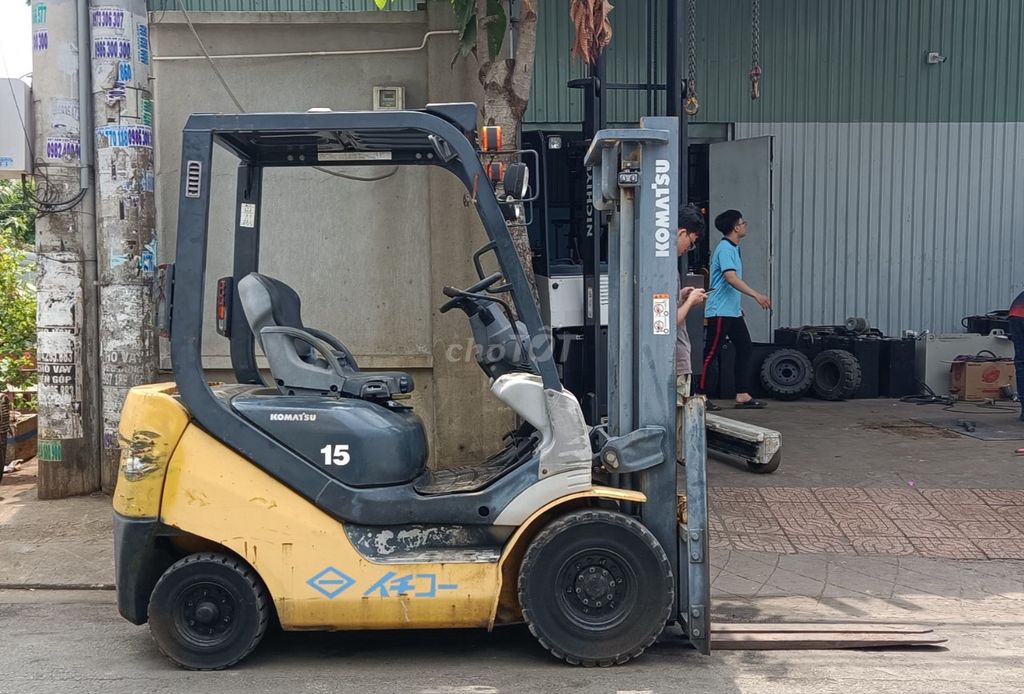 Bán xe nâng xăng Komatsu 1,5T 2010 chạy ít giờ