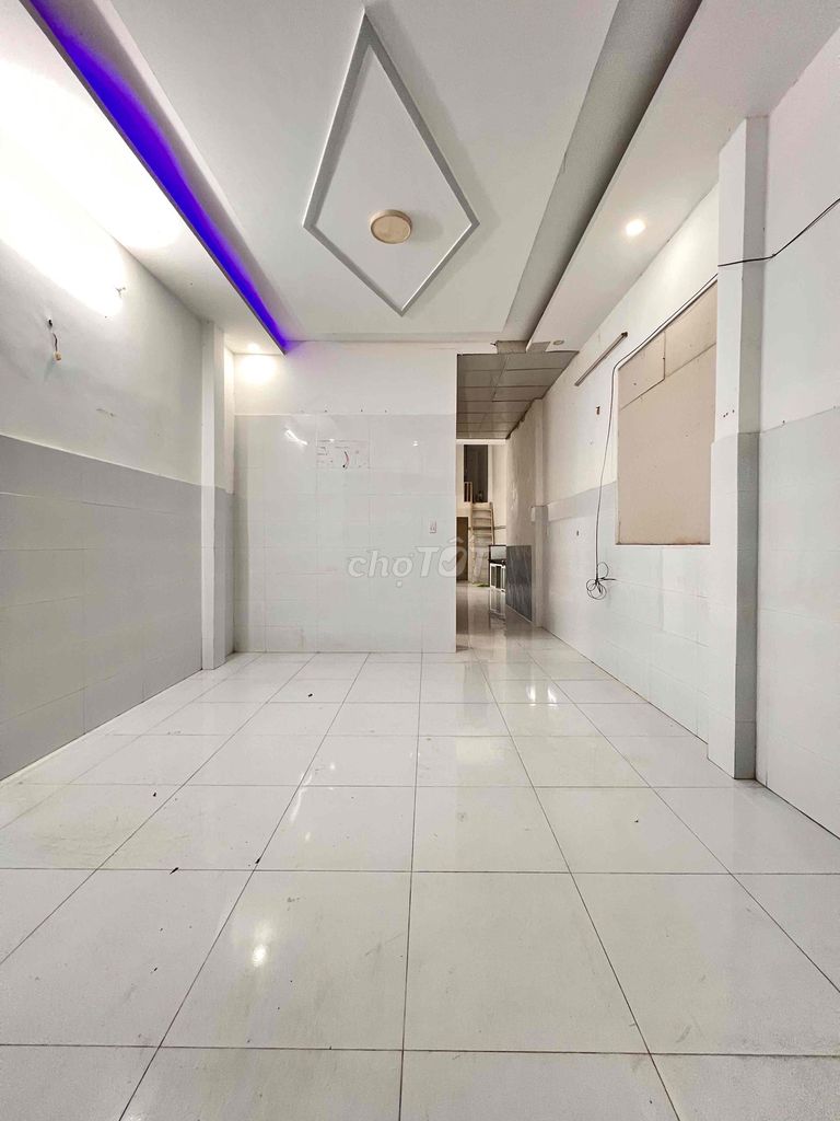 Аренда · 4 комн. · 72 м² · Huyện Nhà Bè, ул. Đường Huỳnh Tấn Phát
