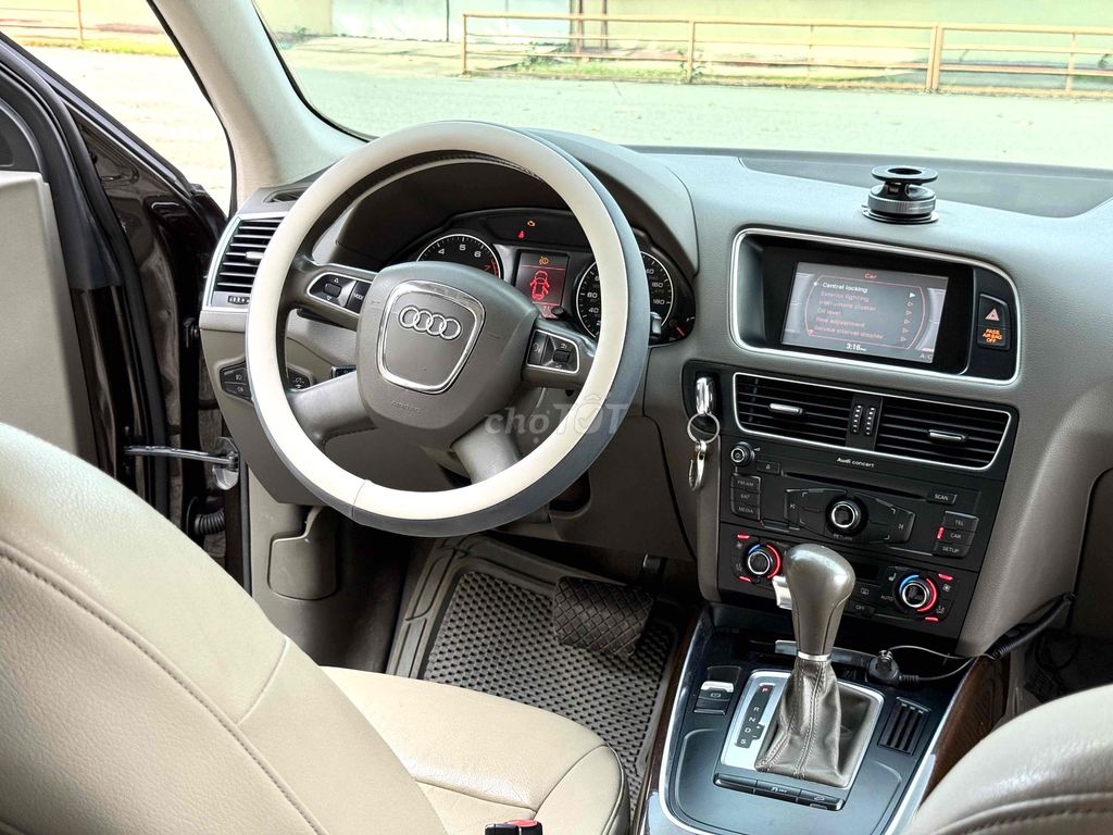 Audi Q5 2010 2.0 AT - cực đẹp bảo dưởng full. Mua bán Ô tô tại Quận Tân Phú Tp Hồ Chí Minh được đăng bởi Lê Băng Vinh hình 15
