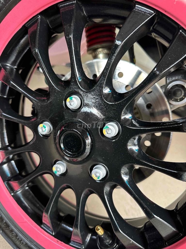 piaggio mua 2023 chạy 7 ngàn km mới 99% zin 100%. Mua bán Xe máy tại Quận 8 Tp Hồ Chí Minh được đăng bởi A. Hải hình 4