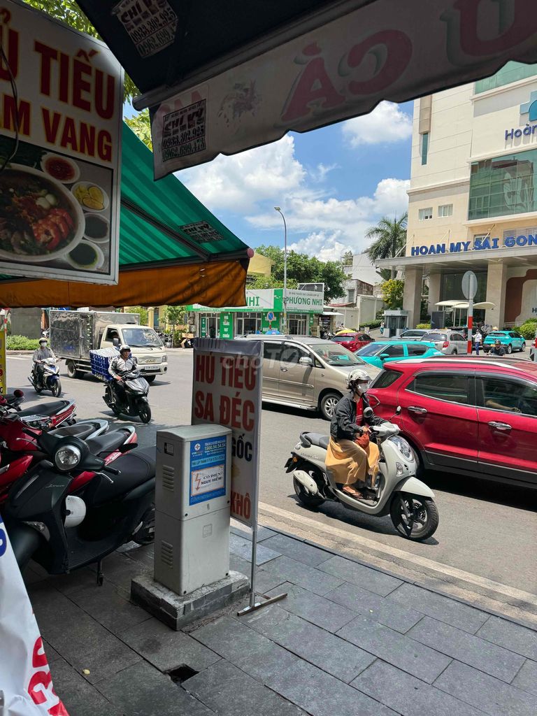 Mặt bằng kinh doanh đắc địa đối diện BV Hoàn Mỹ