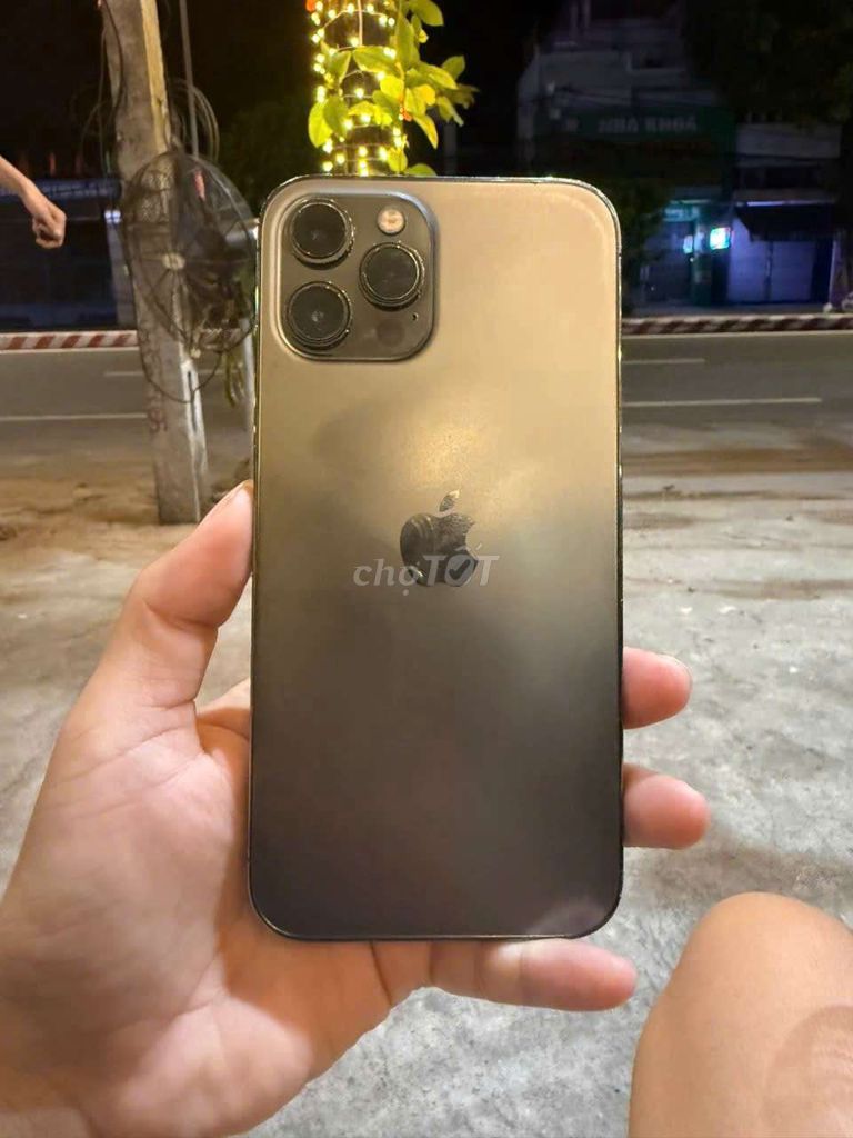 Apple iPhone 12 Pro Max 128GB Xám. Mua bán Điện thoại tại Quận Liên Chiểu Đà Nẵng được đăng bởi Tran Dong hình 1