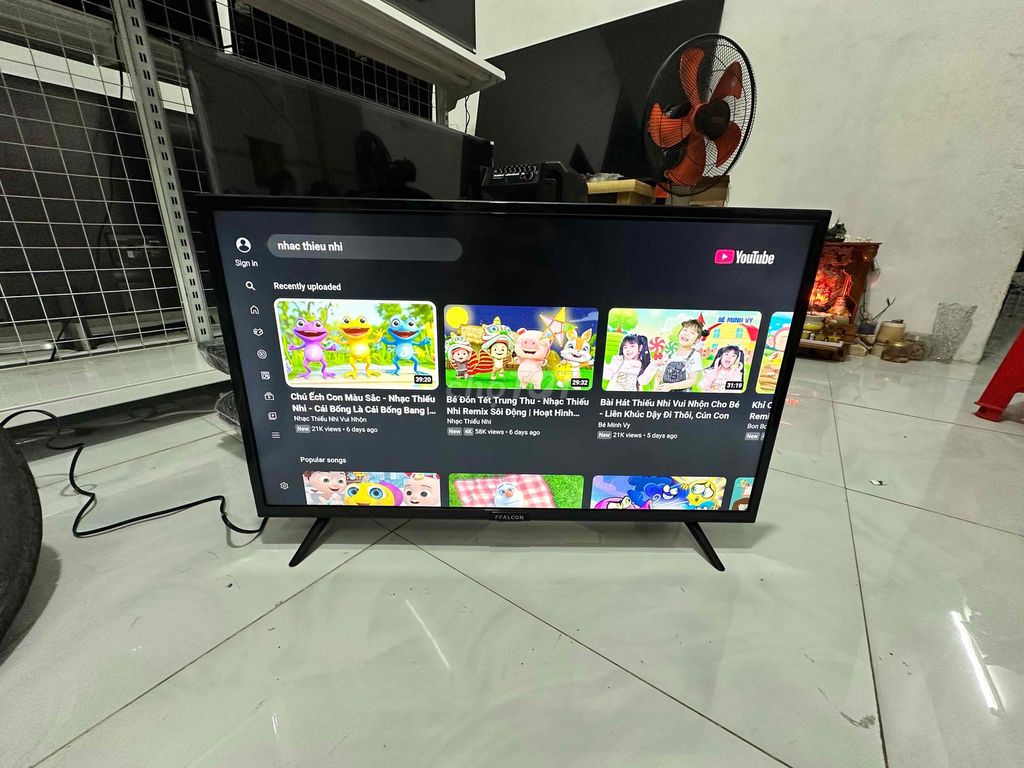 Smart tivi TCL 40in wifi nhanh mượt nguyên rin.