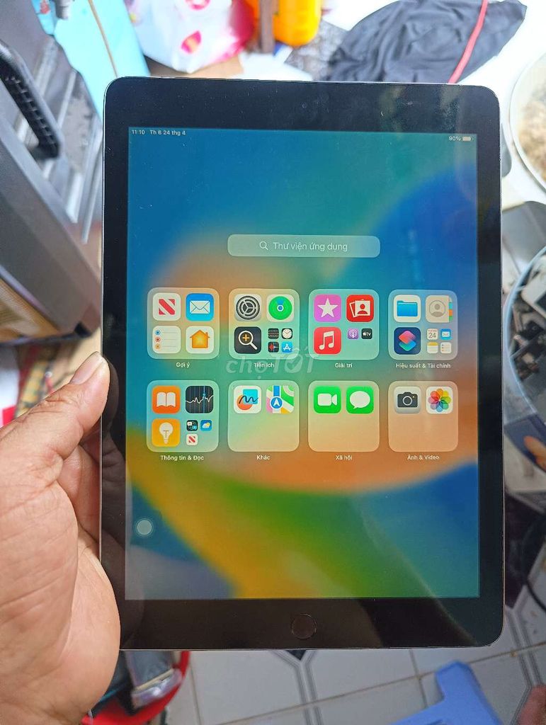 Apple iPad 32GB Xám Hư ổ SIM. Mua bán Máy tính bảng tại Thành phố Thủ Đức Tp Hồ Chí Minh được đăng bởi v hung cuong  hình 1