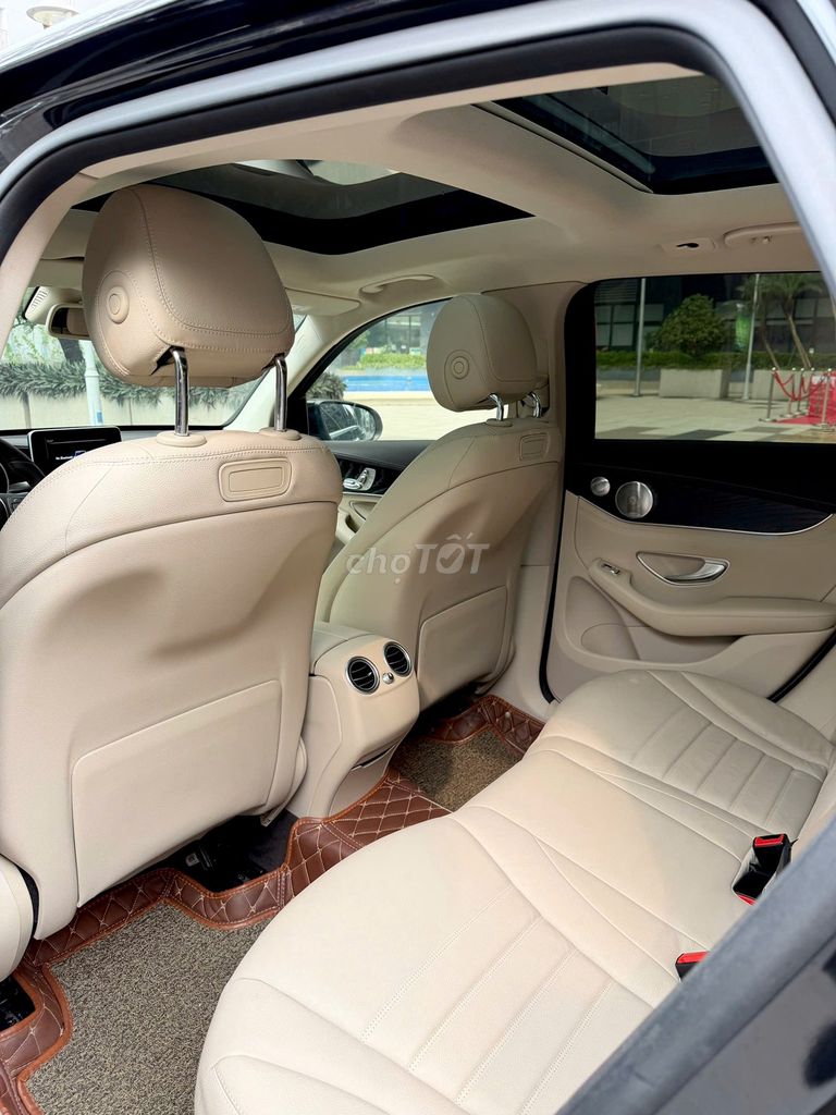 Mercedes GLC300 2018 Đen Kem. Mua bán Ô tô tại Quận Thanh Xuân Hà Nội được đăng bởi Nguyễn Tuấn Hoàng hình 10