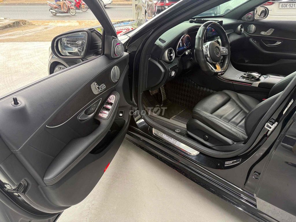 Mercedes-Benz C300 AMG 2019 73.000 km Đen. Mua bán Ô tô tại Thành phố Thủ Đức Tp Hồ Chí Minh được đăng bởi Long Auto Vạn Phúc hình 9