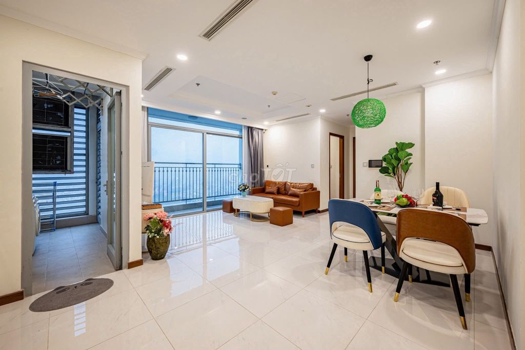 BÁN CĂN HỘ 2PN NỘI THẤT CAO CẤP, VIEW ĐẸP CỦA DỰ ÁN, VINHOMES