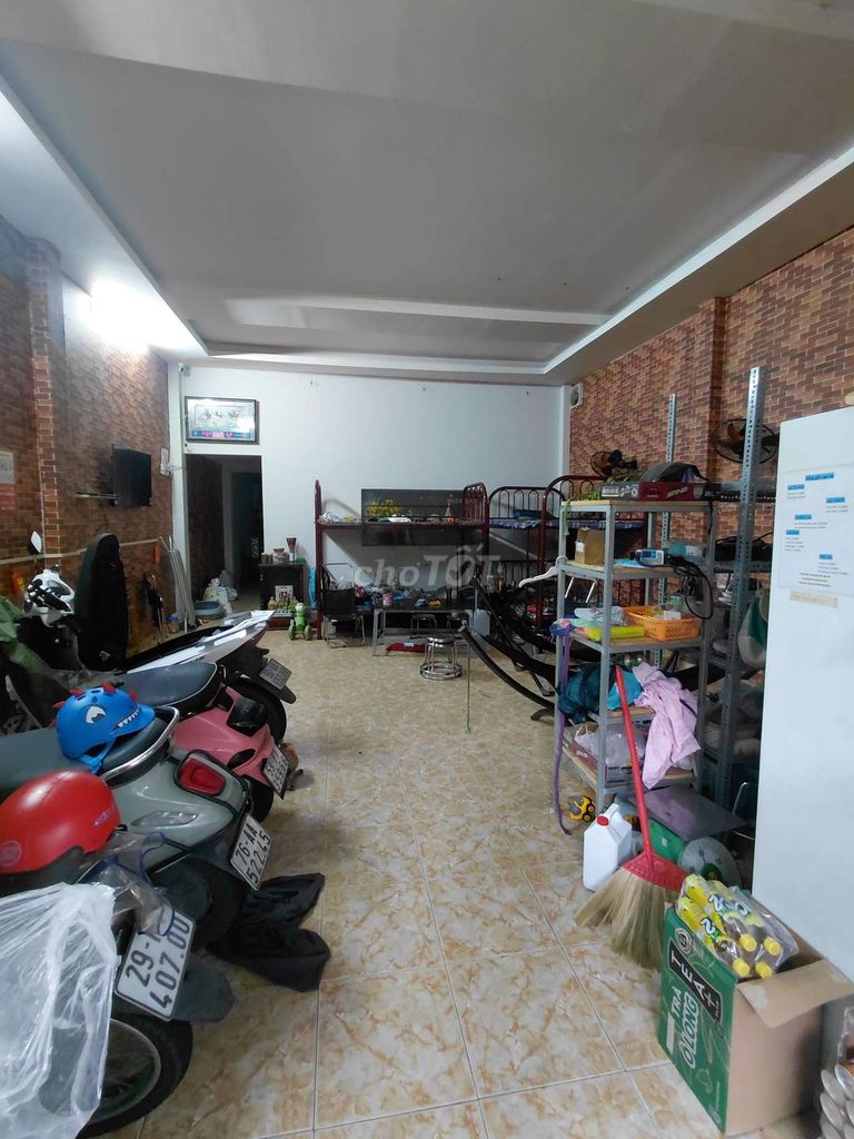 Сдается дом 6 х 17м, цоколь с антресолью, 3 спальни, у большой дороги и бассейна, район Tay Thanh