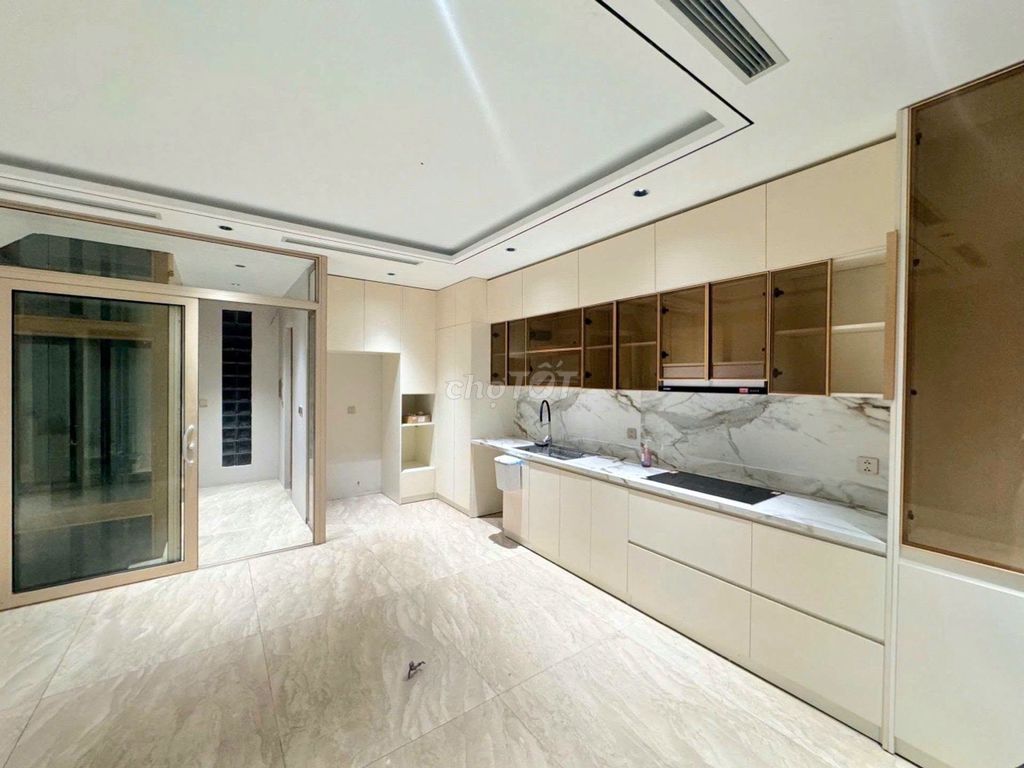 Дом 6 этажей с лифтом в Бадине, 45м2, рядом с Lotte Center