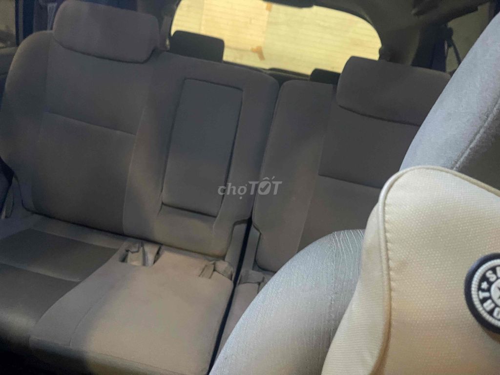 Toyota Innova 2009 J - 100000 km