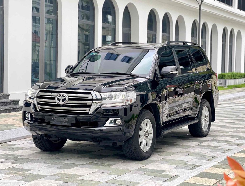 landcruiser LC 200 sản  xuất 2019 odo 6 vạn km. Mua bán Ô tô tại Quận 7 Tp Hồ Chí Minh được đăng bởi Lê Văn Độ hình 1