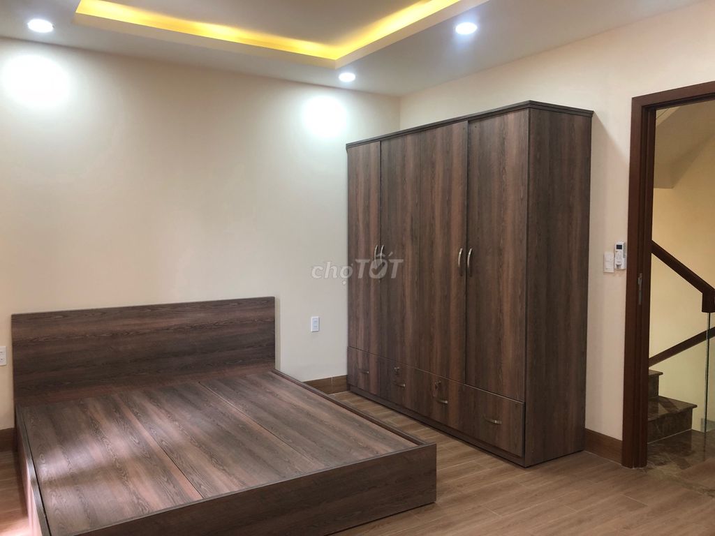9,5 tỷ Park Riverside 75m2, 1T 2L, có nội thất, sổ hồng, an ninh