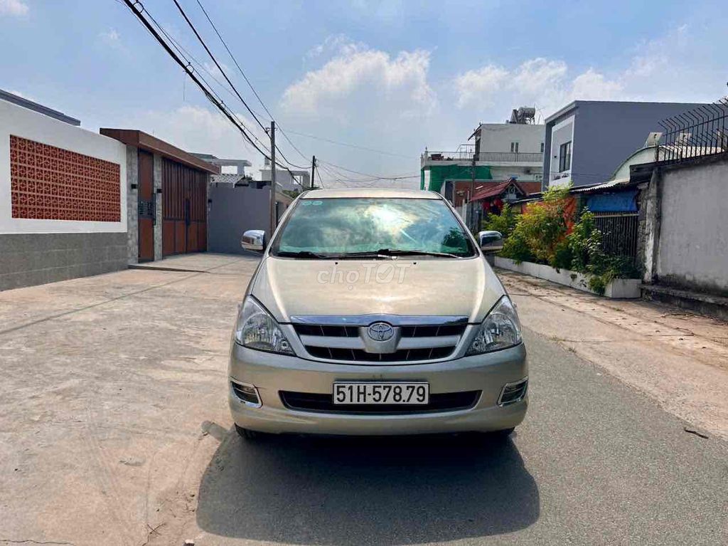 Toyota Innova 2008 G - 100000 km