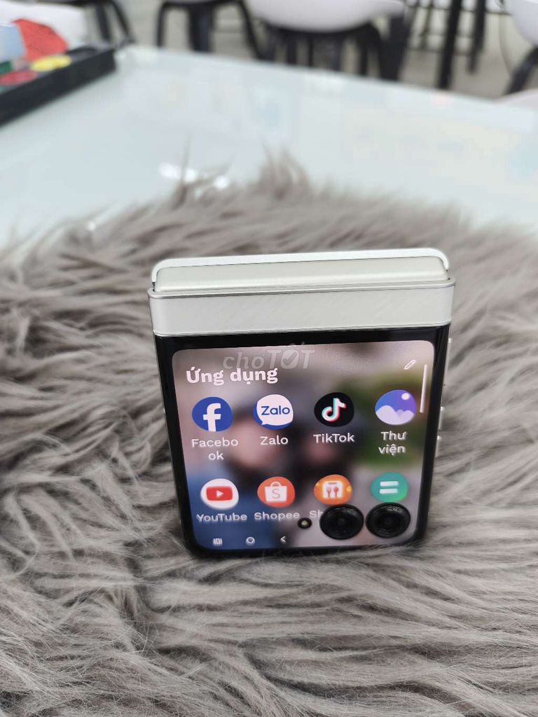 Motorola razr 60 (8 + 256GB) nắp gập mới 98%. Mua bán Điện thoại tại Quận Ninh Kiều Cần Thơ được đăng bởi Du hình 1