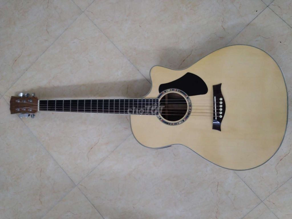 0865560512 - Cần bán guitar Việt full solid