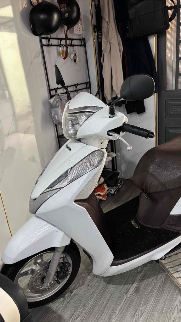 Honda Lead 2017 Trắng Xe zin...Nhanh gọn có fix. Mua bán Xe máy tại Thành phố Biên Hòa Đồng Nai được đăng bởi Bảo Huy hình 8