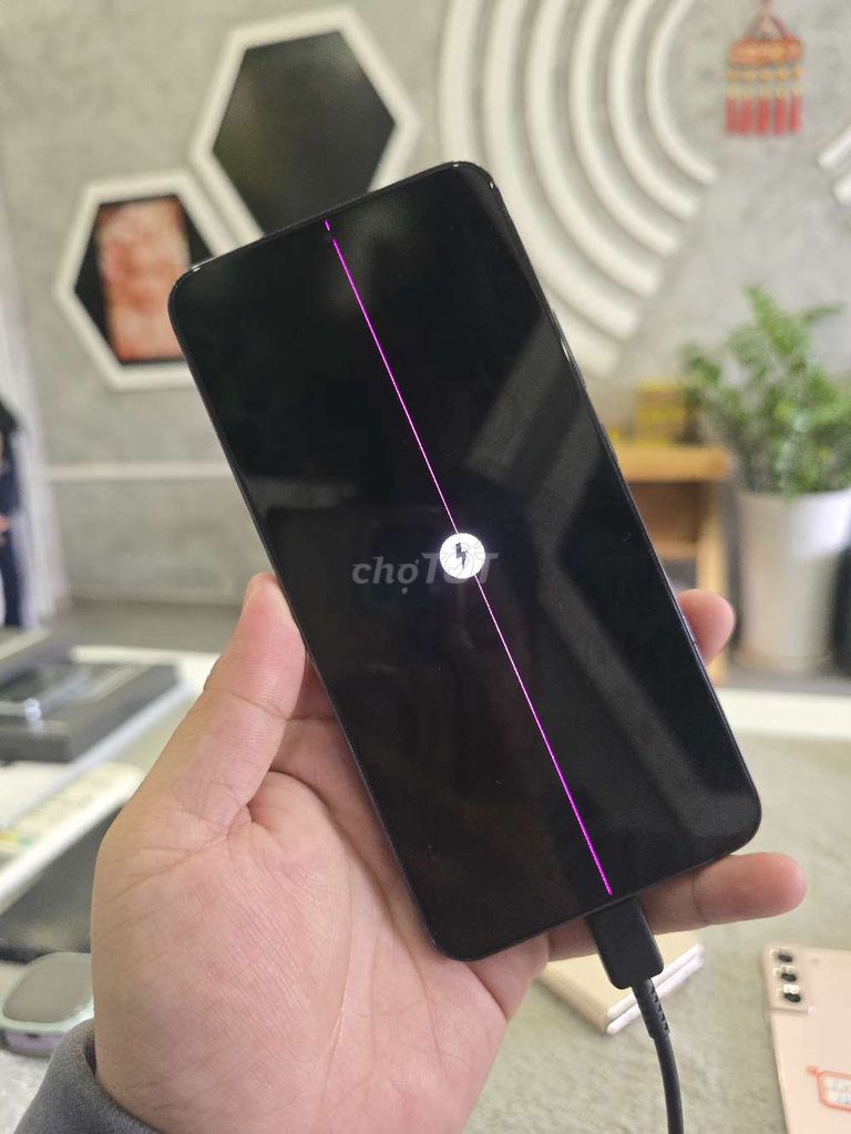 Samsung Galaxy S22+ 128GB Đen, Hồng. Mua bán Điện thoại tại Thành phố Thủ Dầu Một Bình Dương được đăng bởi Lê Tuấn hình 1