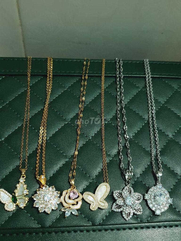 Dây chuyền Kim loại Vàng Bạc Nữ Tinh tế. Mua bán Phụ kiện thời trang khác tại Thành phố Tây Ninh Tây Ninh được đăng bởi phạm hồng thúy hình 1