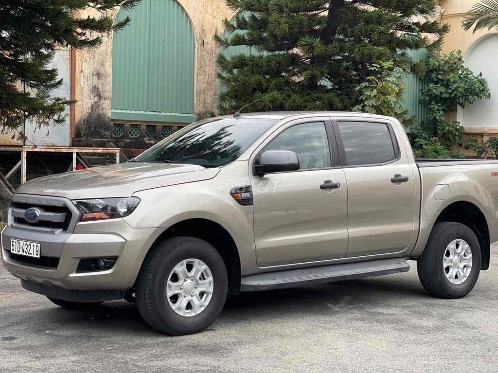 Ford Ranger 2017 XLS 2.2 4x2 AT rất đẹp