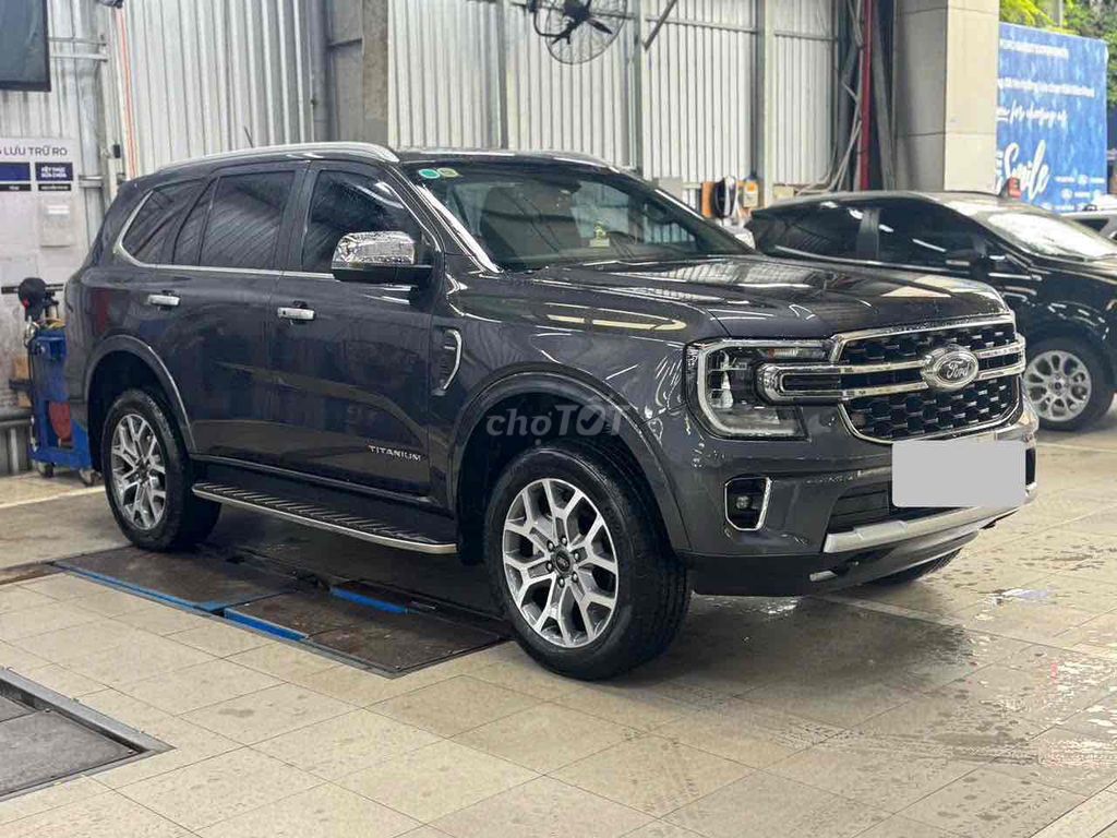 🚗 Ford Everest Titanium 2022 1 cầu đi ít. Mua bán Ô tô tại Quận 3 Tp Hồ Chí Minh được đăng bởi Phan Nguyễn Quốc hình 2