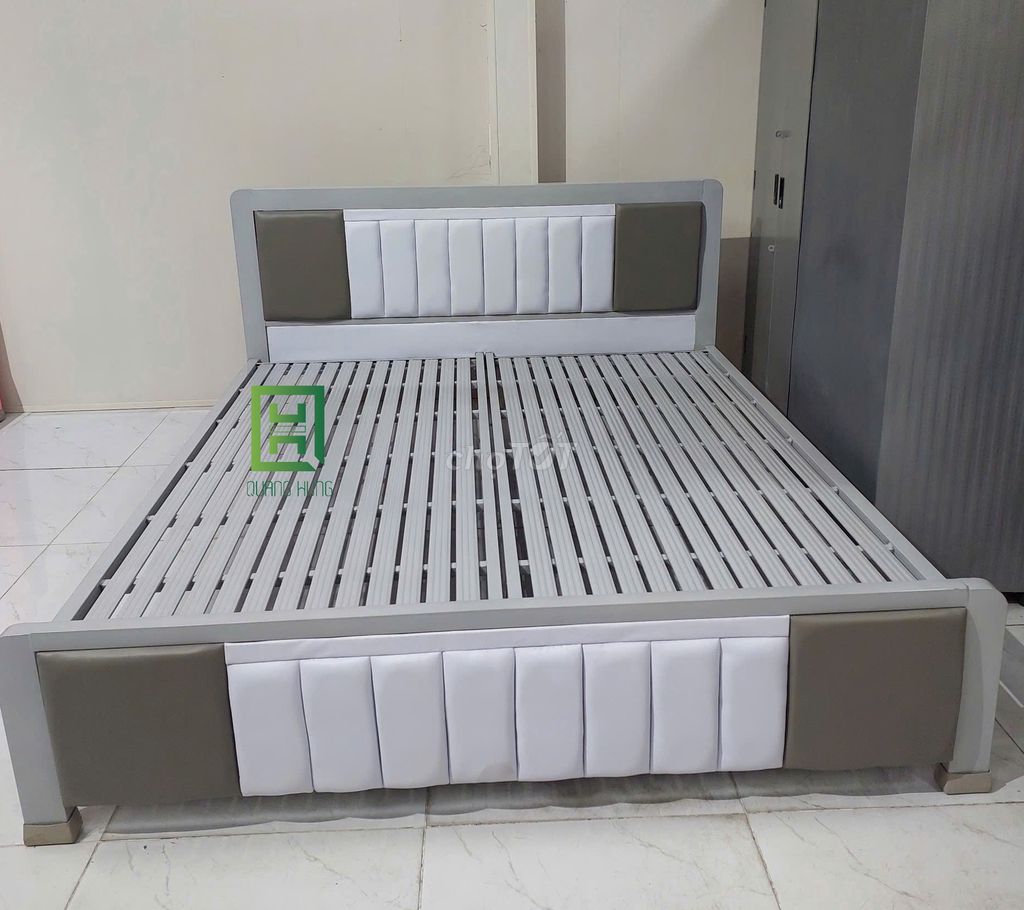 Giường ngủ sắt hộp 4x8 đầu bọc nệm giá xưởng . Mua bán Giường, chăn ga gối nệm tại Quận Bình Tân Tp Hồ Chí Minh được đăng bởi Nội Thất Quang Hùng TD hình 1