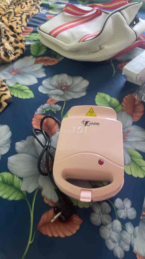Máy nướng bánh mì Chhifi màu hồng