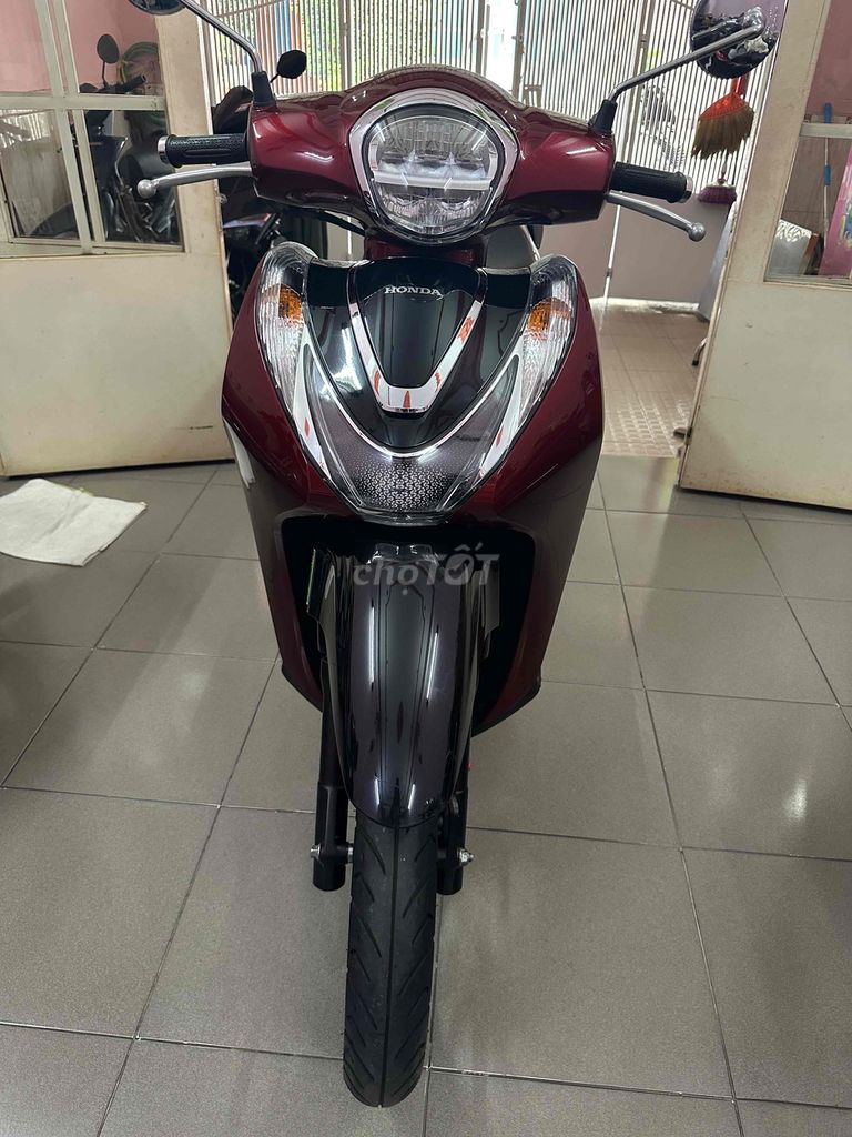 Honda SH Mode 2022 ABS красный, пробег 10363 км