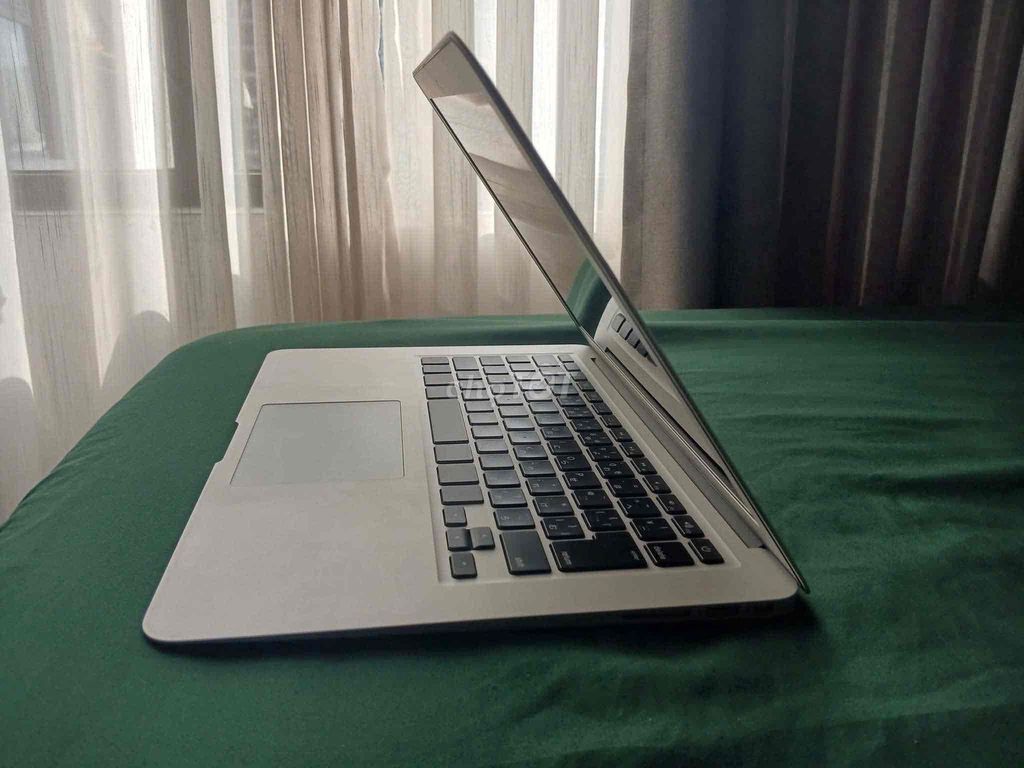Apple Macbook Air i7 13.3 inch 8GB/512GB 99%. Mua bán Laptop tại Quận Tân Bình Tp Hồ Chí Minh được đăng bởi MiA Tran hình 1