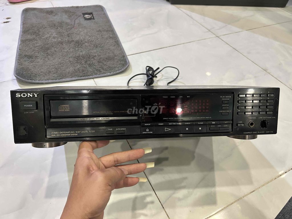 Đầu đĩa CD Sony CDP-770 Đen. Mua bán Tivi, Âm thanh tại Huyện Nhà Bè Tp Hồ Chí Minh được đăng bởi Kiều Văn Dũng  hình 1