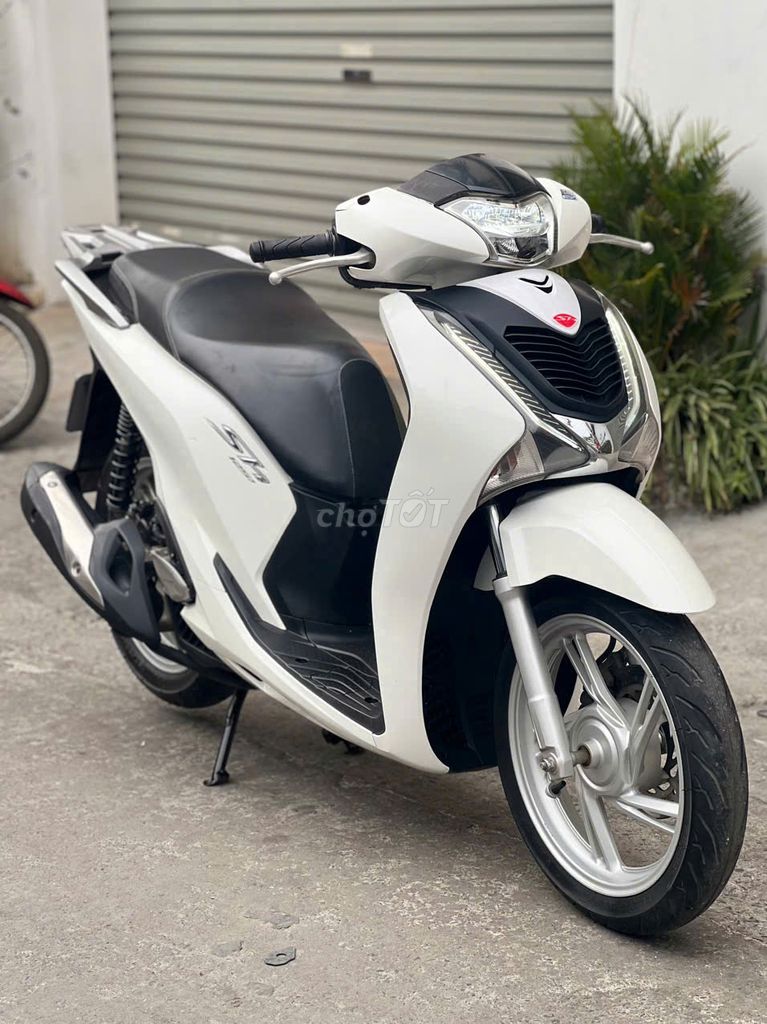 Sh nhà dùng, đèn led, 2019, khóa smartkey, máy 125. Mua bán Xe máy tại Quận Nam Từ Liêm Hà Nội được đăng bởi Thảo hình 3