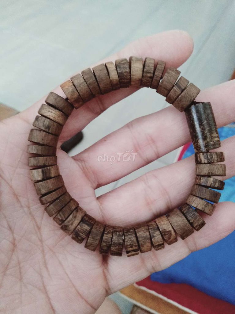 Vòng tay Trầm hương 10 li Nâu. Mua bán Phụ kiện thời trang khác tại Quận Liên Chiểu Đà Nẵng được đăng bởi anh nam hình 1
