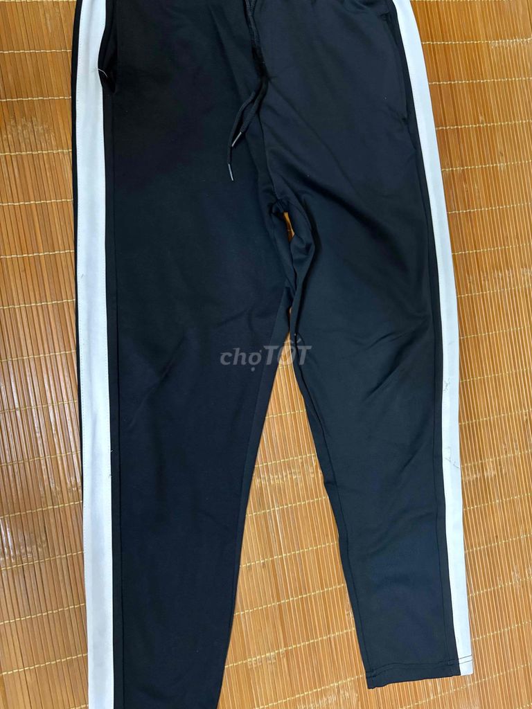 Quần thể thao Vải thun Unisex Đen. Mua bán Quần áo tại Quận Hai Bà Trưng Hà Nội được đăng bởi Tan Nguyen hình 1