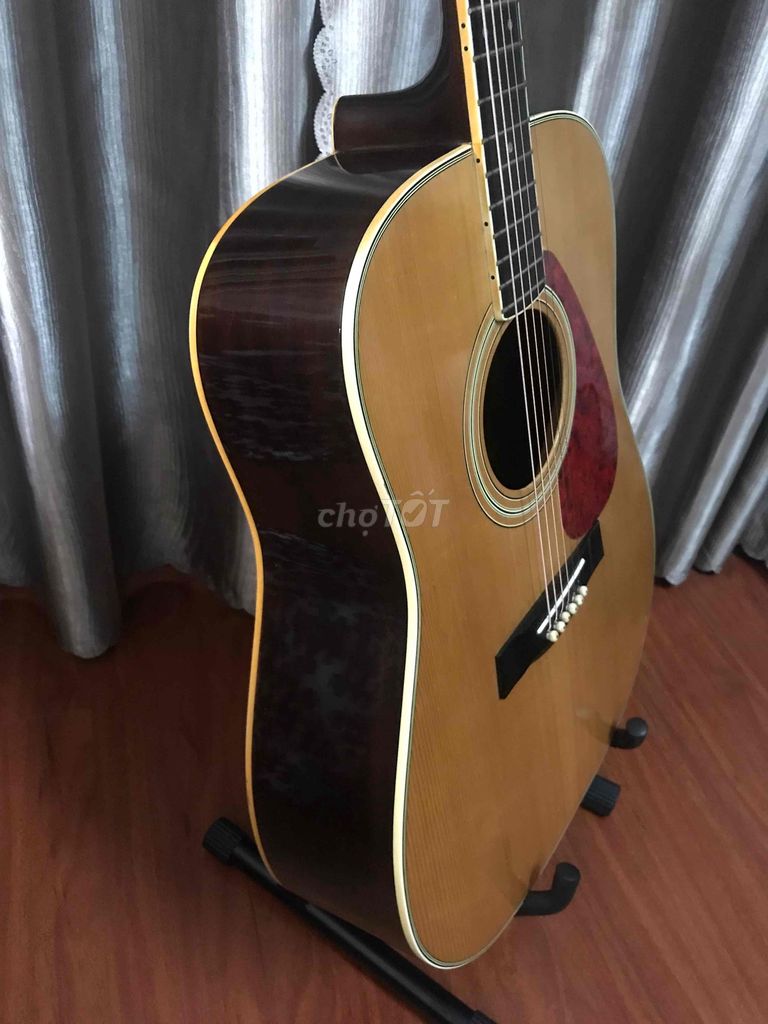 Guitar Yamaha FG -201 . Made in Japan.