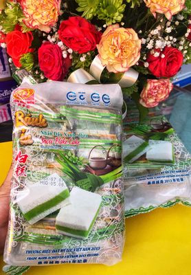 0902983959 - Bánh in đậu xanh lá dứa Tân Huê Viên
