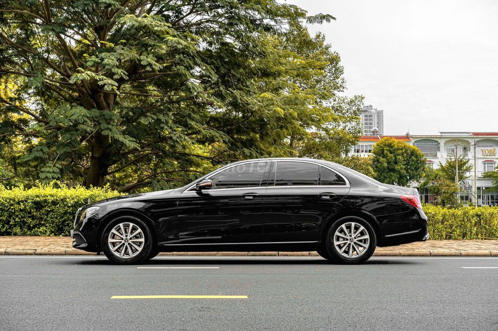 Bán Mẹc E200 Model 2019 đẳng cấp doanh nhân. Mua bán Ô tô tại Quận 7 Tp Hồ Chí Minh được đăng bởi tuấn anh hình 4