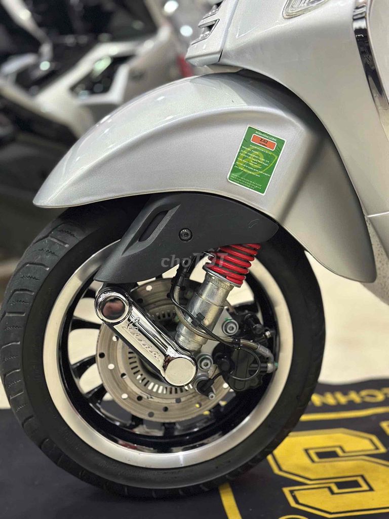 Piaggio Vespa 125 2020 Серебристый Poche. Супер байк. HSTQ