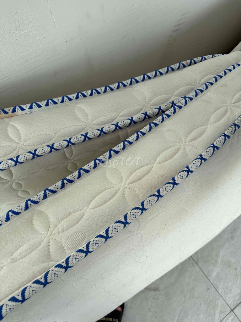 Nệm lò xo 1m8 x 2m dày 15cm Trắng. Mua bán Giường, chăn ga gối nệm tại Thành phố Thủ Đức Tp Hồ Chí Minh được đăng bởi Vũ Huy Nhật hình 1