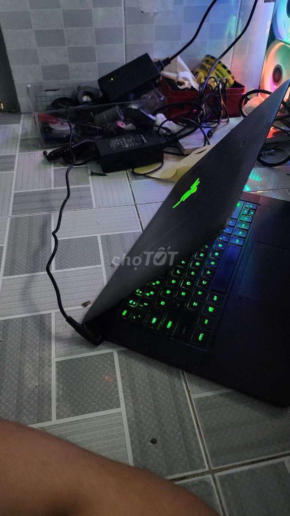 Xác laptop Razer Blade Intel Core i7. Mua bán Laptop tại Quận 10 Tp Hồ Chí Minh được đăng bởi Matthew hình 1