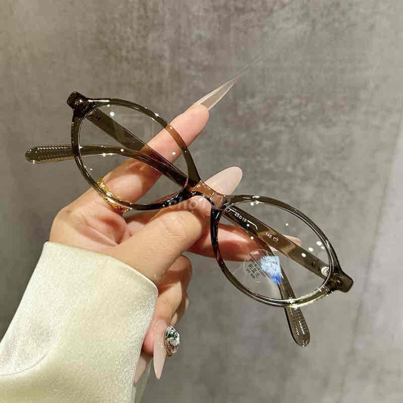 Kính Oval Unisex Nhựa Nâu Chống UV. Mua bán Phụ kiện thời trang khác tại Thành phố Bà Rịa Bà Rịa - Vũng Tàu được đăng bởi Min Nguyen hình 1