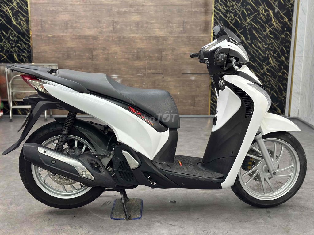 SH125 2014 up áo Ý, góp trả trước 15tr bao nợ xấu. Mua bán Xe máy tại Quận Tân Phú Tp Hồ Chí Minh được đăng bởi bình đoàn exciter BÁN TRẢ GÓP hình 2