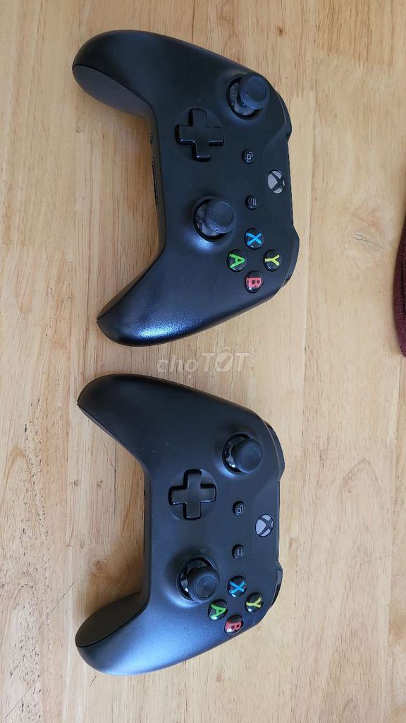 Bán 2 tay game xbox on nguyên zin