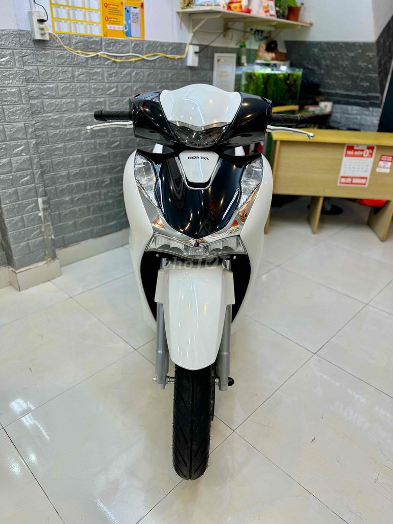 Honda SH160 Panda mẫu mới 2024 Trắng Đen Bstp