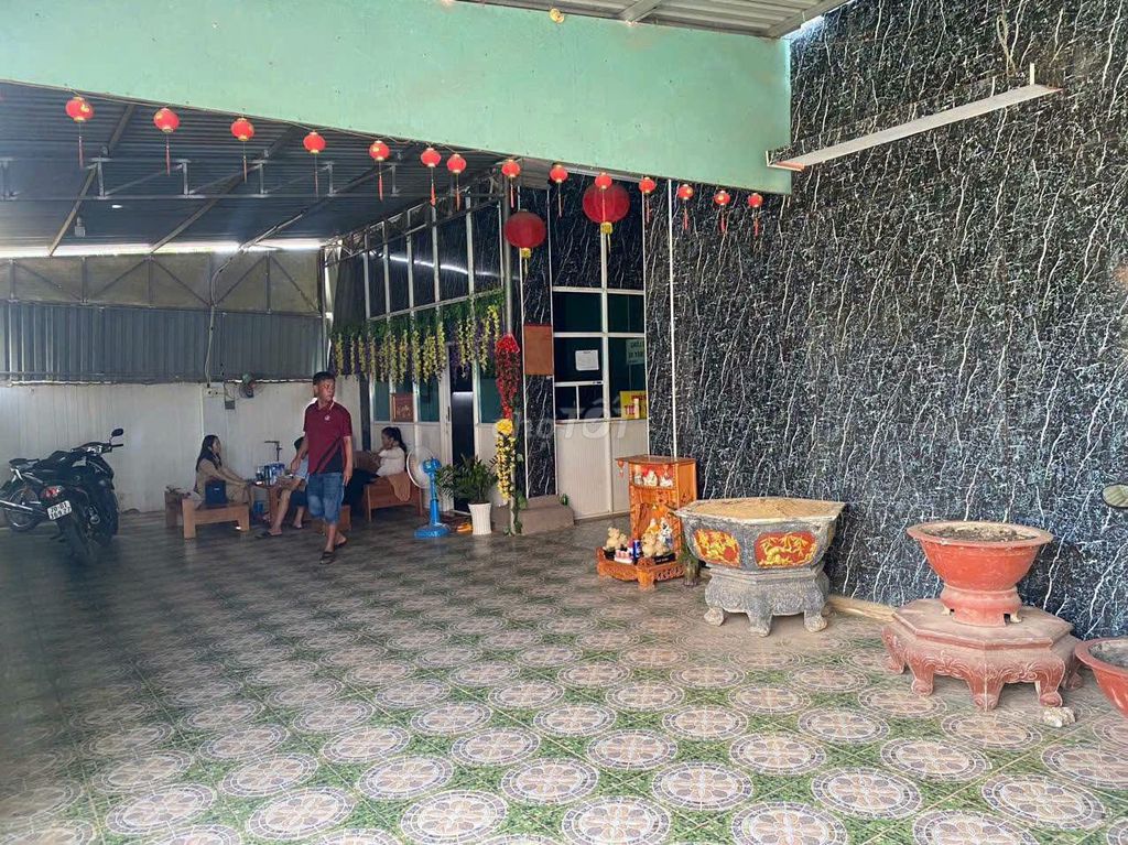 Cần bán gấp dẫy nhà nghỉ đối diện chợ bến sỏi
