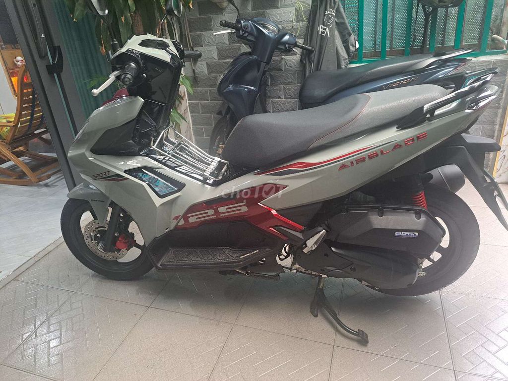 Bán Air Blade Bản Thể Thao 2025 xe Lướt mới 99%. Mua bán Xe máy tại Quận Bình Thạnh Tp Hồ Chí Minh được đăng bởi Thanh Luật hình 3