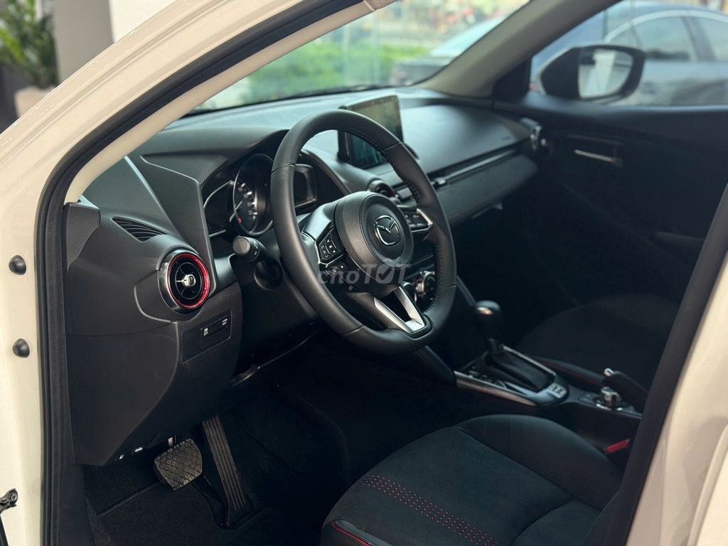 Mazda 2 2024 Sport Luxury trắng ưu đãi HOT. Mua bán Ô tô tại Quận Gò Vấp Tp Hồ Chí Minh được đăng bởi NGUYỄN NHI MAZDA 189 NGUYỄN OANH hình 4