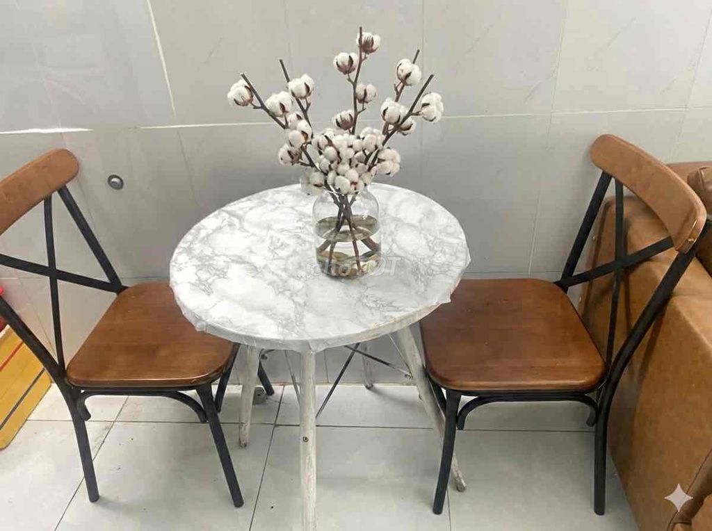 Bàn tròn gỗ 20cm Nâu, Trắng. Mua bán Bàn ghế tại Quận 12 Tp Hồ Chí Minh được đăng bởi Thanh hình 1