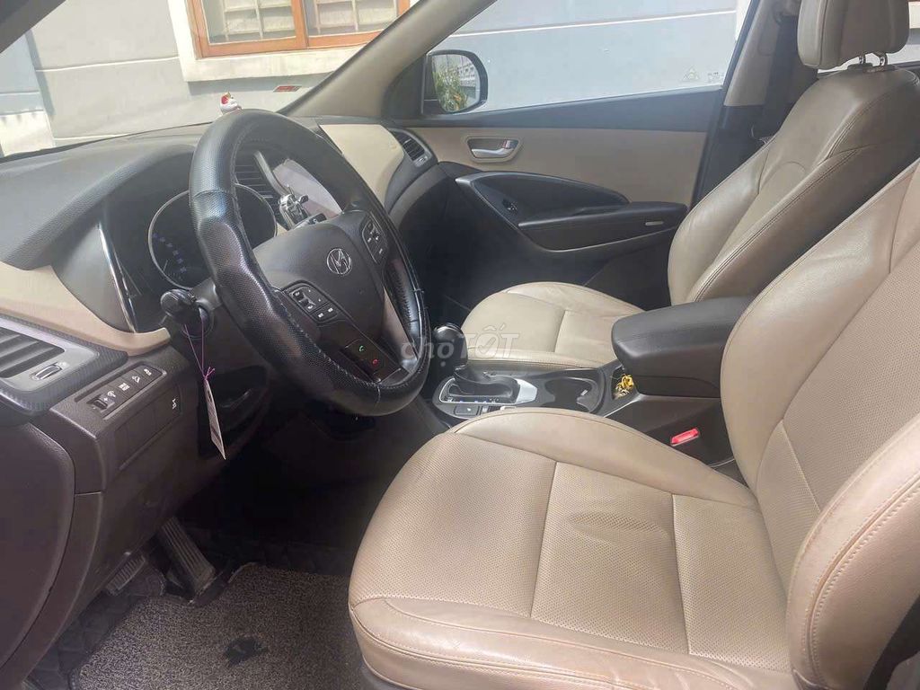 Hyundai Santafe 2.4l 2 cầu SX 2017 trả trước 240tr. Mua bán Ô tô tại Quận 12 Tp Hồ Chí Minh được đăng bởi Khoa Võ hình 7