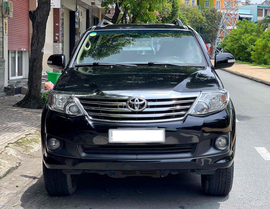Автомобильный номер Toyota Fortuner 2013, бензиновый, черный