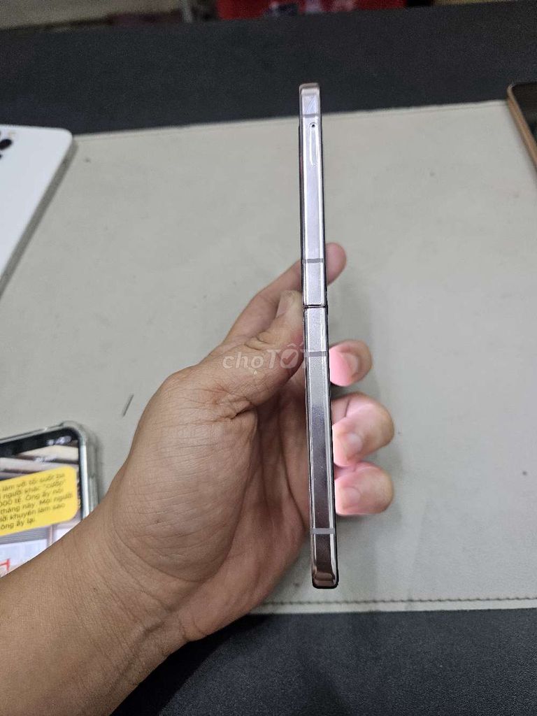 Samsung Z Flip 5 512GB Tím. Mua bán Điện thoại tại Quận Ninh Kiều Cần Thơ được đăng bởi Điện Thoại Tốt hình 1