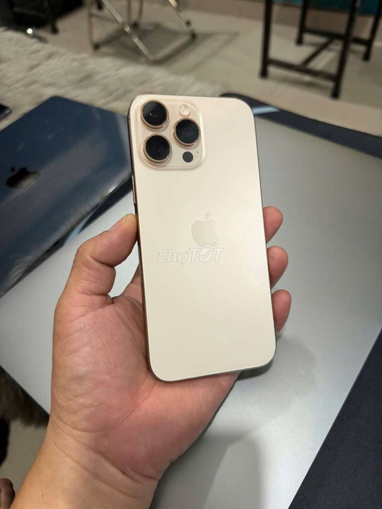 Apple iPhone 16 Pro Max 256GB Vàng Mỹ 90%. Mua bán Điện thoại tại Quận Bình Thạnh Tp Hồ Chí Minh được đăng bởi Hoàng Giang hình 1